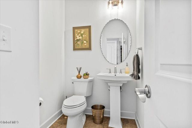 76 Tamarack Lane, Colonie, NY 12309