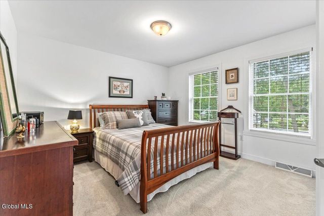 76 Tamarack Lane, Colonie, NY 12309