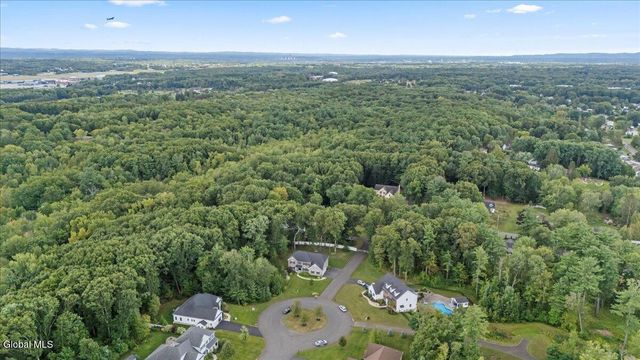 76 Tamarack Lane, Colonie, NY 12309