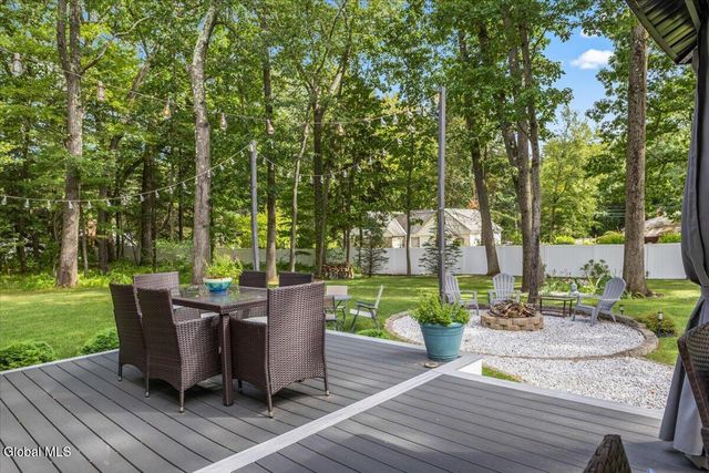 76 Tamarack Lane, Colonie, NY 12309