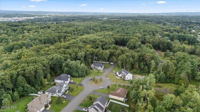 76 Tamarack Lane, Colonie, NY 12309