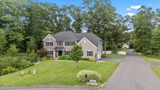 76 Tamarack Lane, Colonie, NY 12309