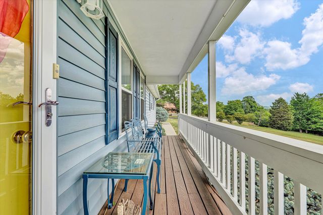 1530 Graybill RD, Roanoke, VA 24017