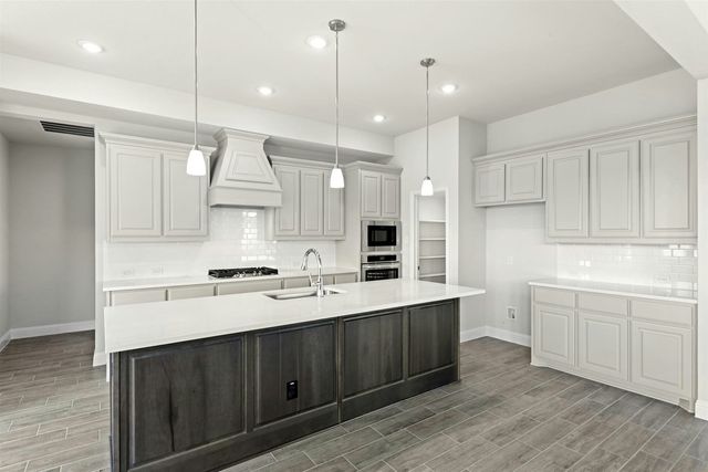 808 Stone Eagle Drive, Azle, TX 76020