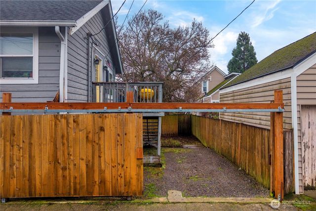 3812 S Thompson Avenue, Tacoma, WA 98418