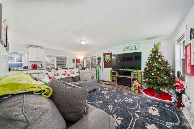 3812 S Thompson Avenue, Tacoma, WA 98418