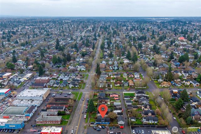 3812 S Thompson Avenue, Tacoma, WA 98418