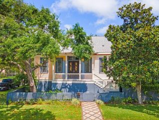 1502 20th Street, Galveston, TX 77550