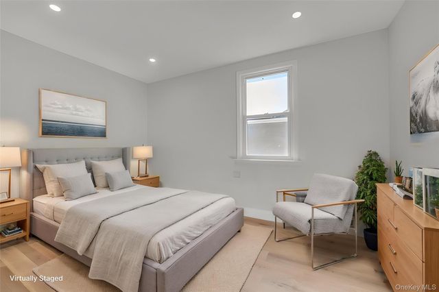 31 Walters Avenue, Syosset, NY 11791