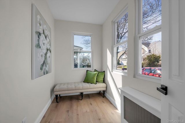 31 Walters Avenue, Syosset, NY 11791