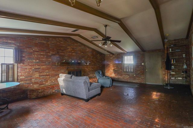 623 W Oak Avenue, Jonesboro, AR 72401