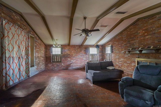 623 W Oak Avenue, Jonesboro, AR 72401