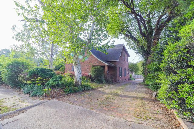 623 W Oak Avenue, Jonesboro, AR 72401