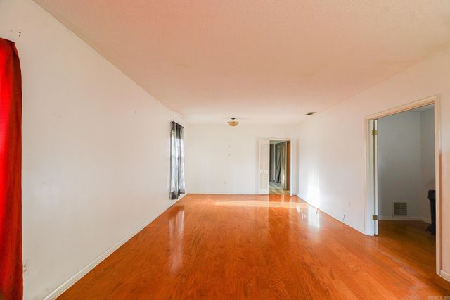 623 W Oak Avenue, Jonesboro, AR 72401