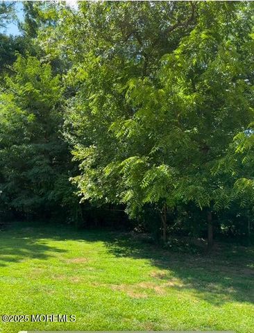 2 Orchard Avenue, Bordentown, NJ 08505