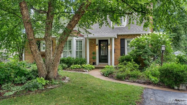 1439 S Elm Avenue, Webster Groves, MO 63119