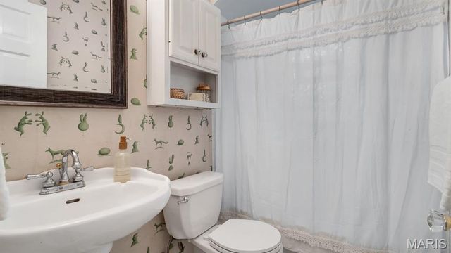 1439 S Elm Avenue, Webster Groves, MO 63119