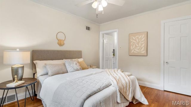 1439 S Elm Avenue, Webster Groves, MO 63119