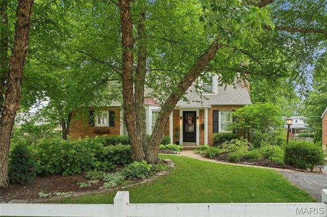 1439 S Elm Avenue, Webster Groves, MO 63119