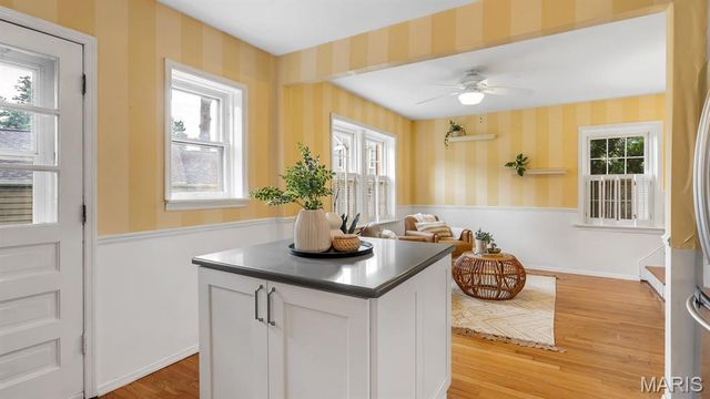 1439 S Elm Avenue, Webster Groves, MO 63119