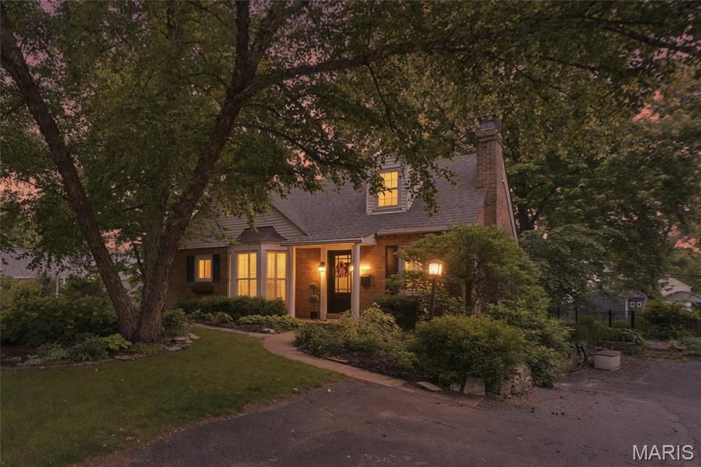1439 S Elm Avenue, Webster Groves, MO 63119