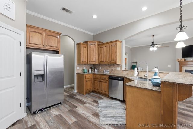 14556 Courtney Lane, Glenpool, OK 74033