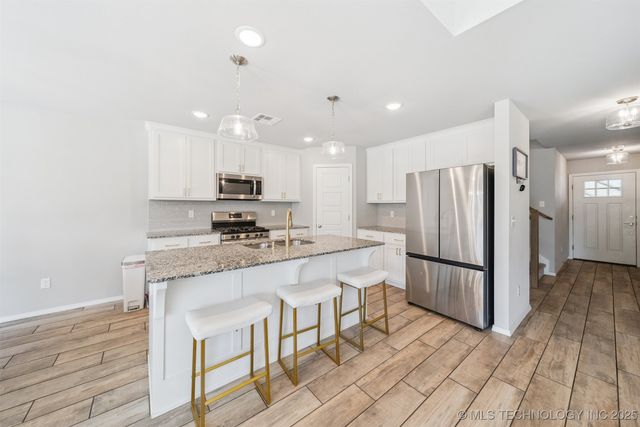 10111 S 231st East Avenue, Broken Arrow, OK 74014