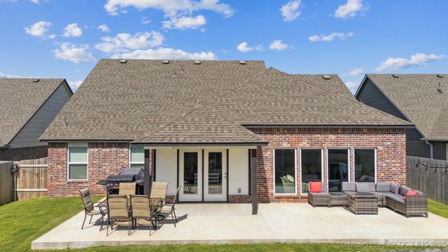 10111 S 231st East Avenue, Broken Arrow, OK 74014