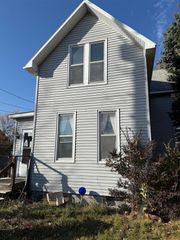 210 Washington Street, Manistee, MI 49660