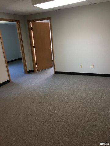 985 LINCOLN Road 219, Bettendorf, IA 52722