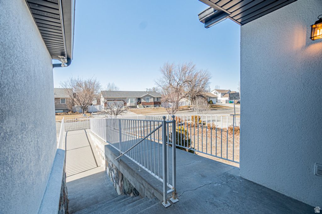 12467 LAUREL CHASE DR, Riverton, UT 84065 — photo 5