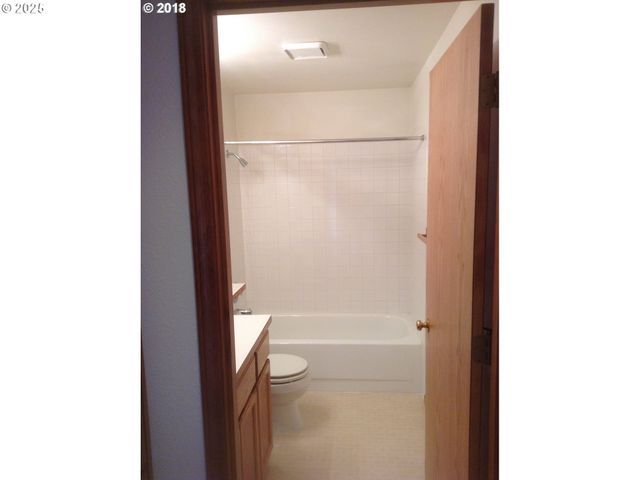 2707 DAYNA Ln, Eugene, OR 97408