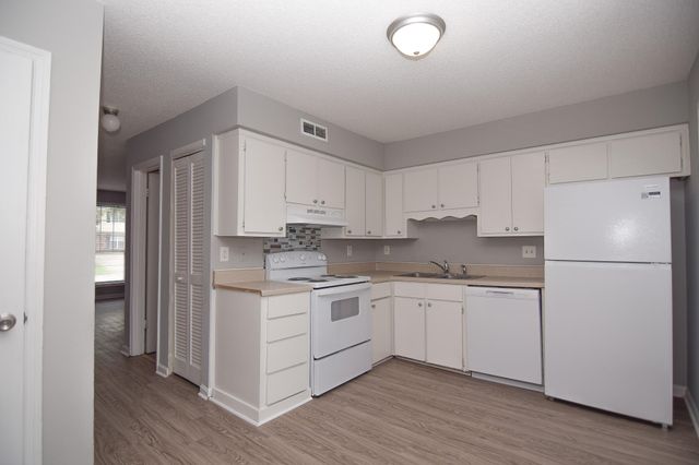 7655 Hunters Ridge Lane, North Charleston, SC 29420