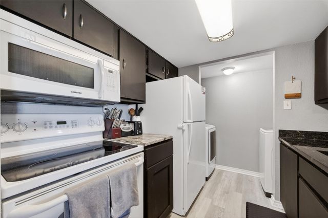 3919 Fairmont Parkway 131, Pasadena, TX 77504