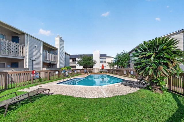 3919 Fairmont Parkway 131, Pasadena, TX 77504