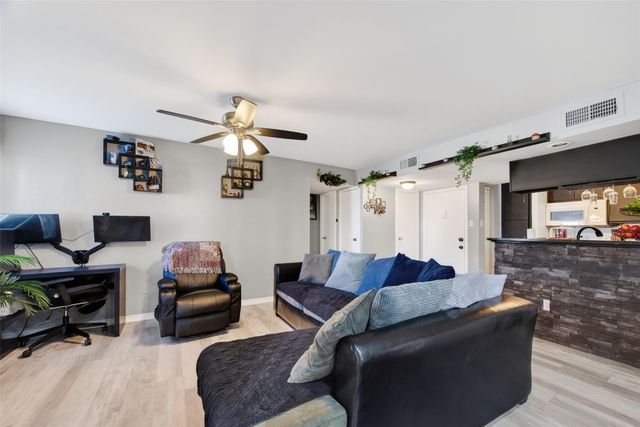 3919 Fairmont Parkway 131, Pasadena, TX 77504