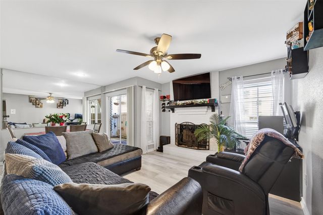 3919 Fairmont Parkway 131, Pasadena, TX 77504