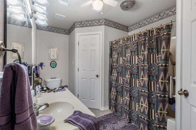 305 Ross Avenue, Denison, TX 75020