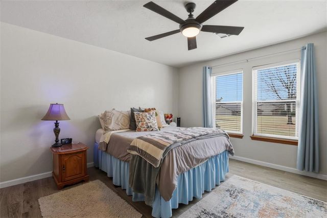 13827 Crossing Way West, Edmond, OK 73013