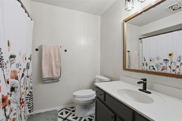 13827 Crossing Way West, Edmond, OK 73013