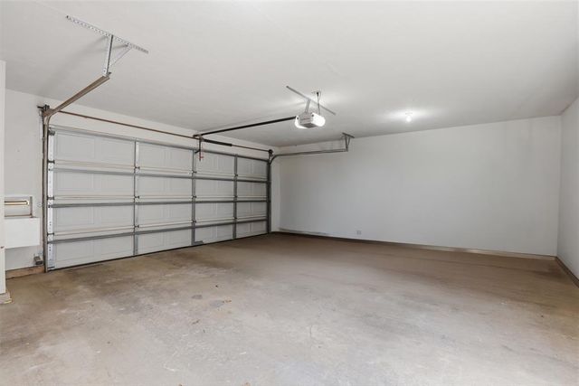 13827 Crossing Way West, Edmond, OK 73013