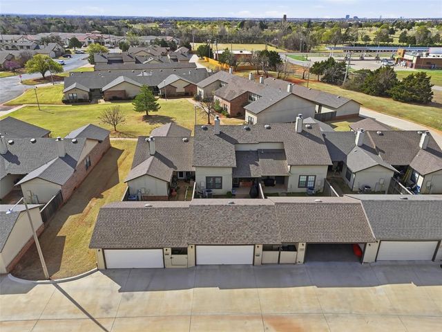 13827 Crossing Way West, Edmond, OK 73013