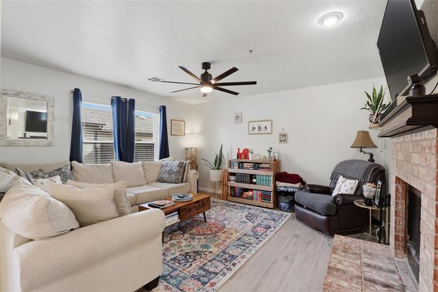 13827 Crossing Way West, Edmond, OK 73013