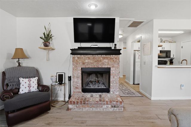 13827 Crossing Way West, Edmond, OK 73013