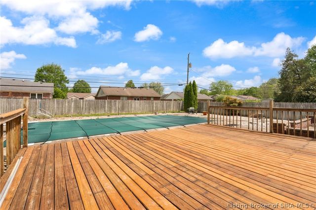 407 Hemlock Road, Jeffersonville, IN 47130