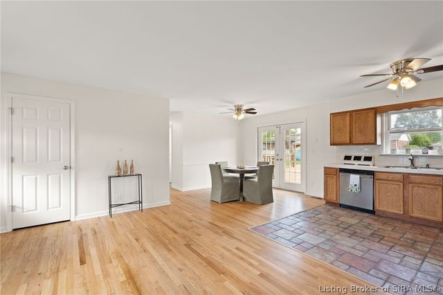 407 Hemlock Road, Jeffersonville, IN 47130