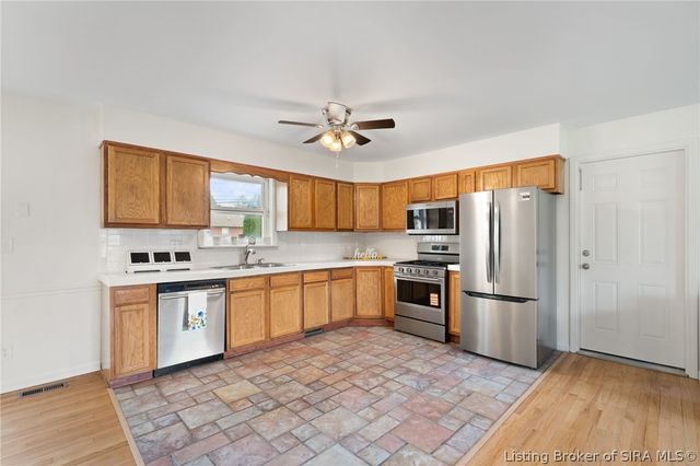 407 Hemlock Road, Jeffersonville, IN 47130