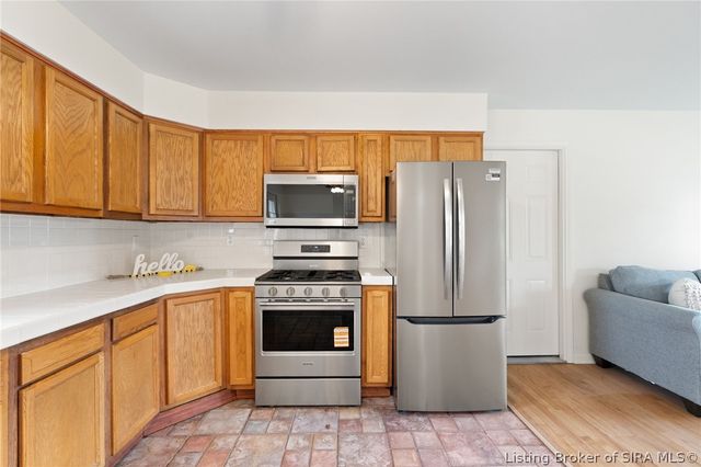 407 Hemlock Road, Jeffersonville, IN 47130