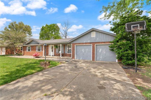 407 Hemlock Road, Jeffersonville, IN 47130
