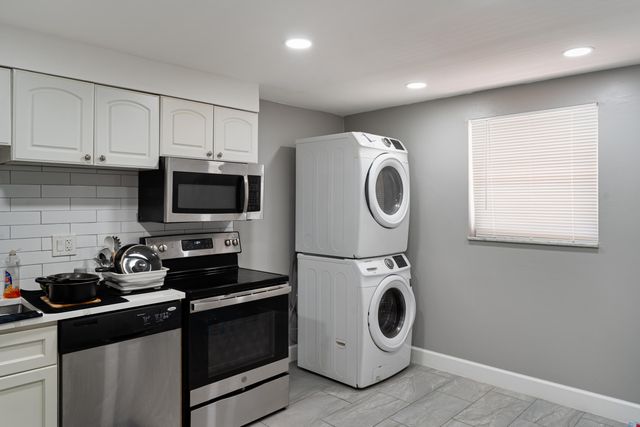 2850 Forest Hills Boulevard 211, Coral Springs, FL 33065